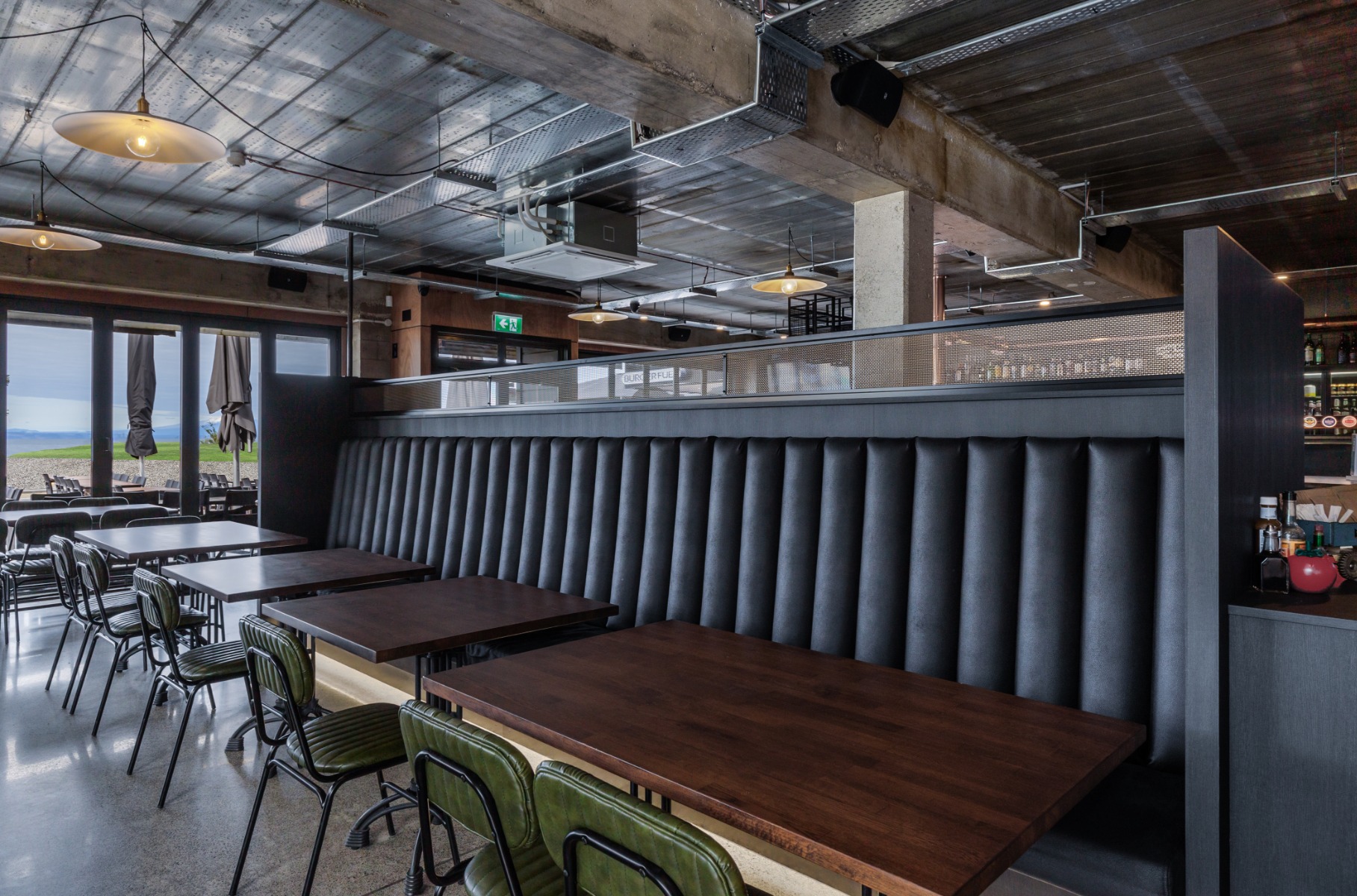 Copy_of_Roberts_Street_4_Pub_n_Grub_-_02