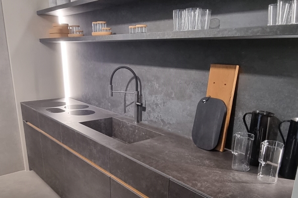 Engineered Stone vs Porcelain vs Natural Stone Benchtops – A Comparison Guide