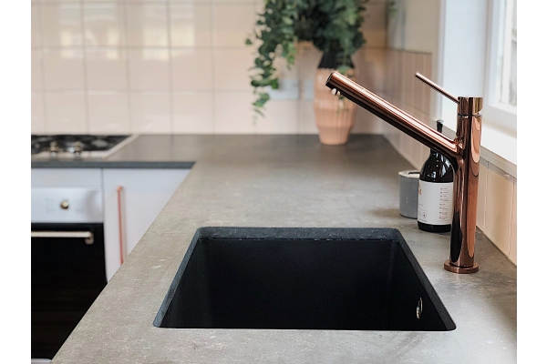 EcoGranit vs Stainless Steel: Which is the Right Sink for Your Kitchen? (Comparison and Review)