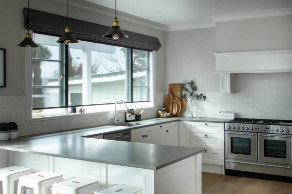 Comparing Porcelain vs Engineered Stone and Concrete Worktops in the Modern Age