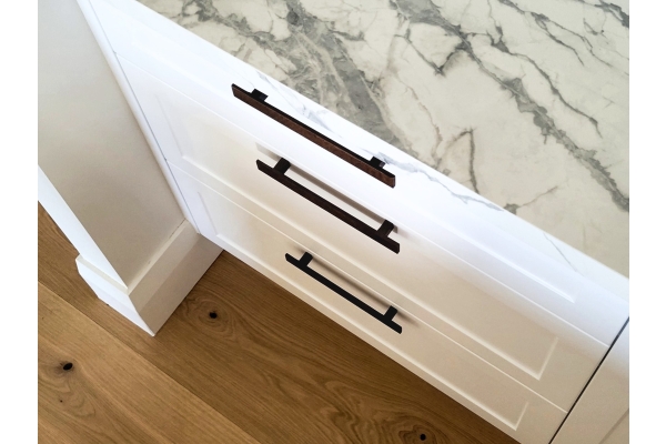 Timber Handles: Nature's Craftsmanship, Transcending Interiors