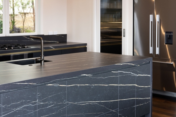 When a Cutting-Edge Kitchen Takes Centre Stage