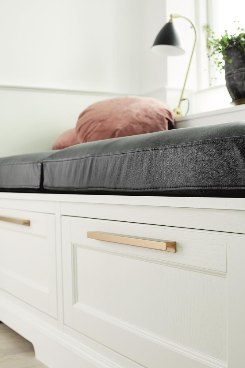 4-Estate-brushed-brass-Archant-Handle