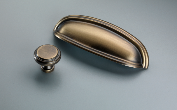 New-Knightsbridge-Knob-Handle