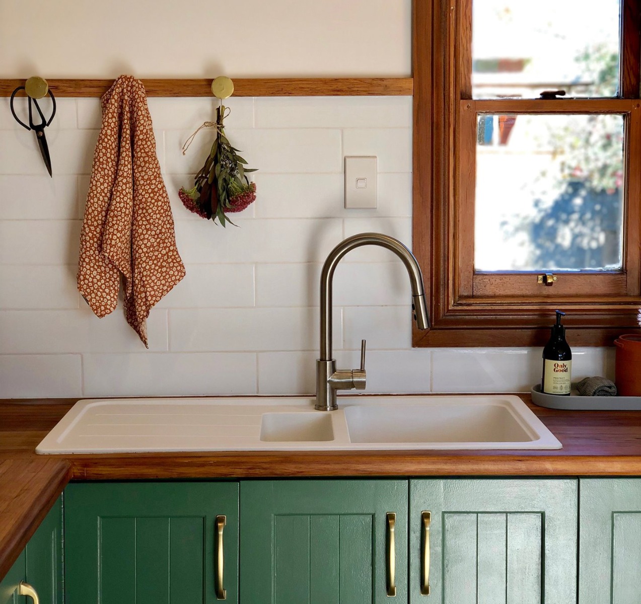 Pearson-and-Projects-Kitchen-Reveal-Farmhouse-Green-Timber-Bench-White-Sink_1