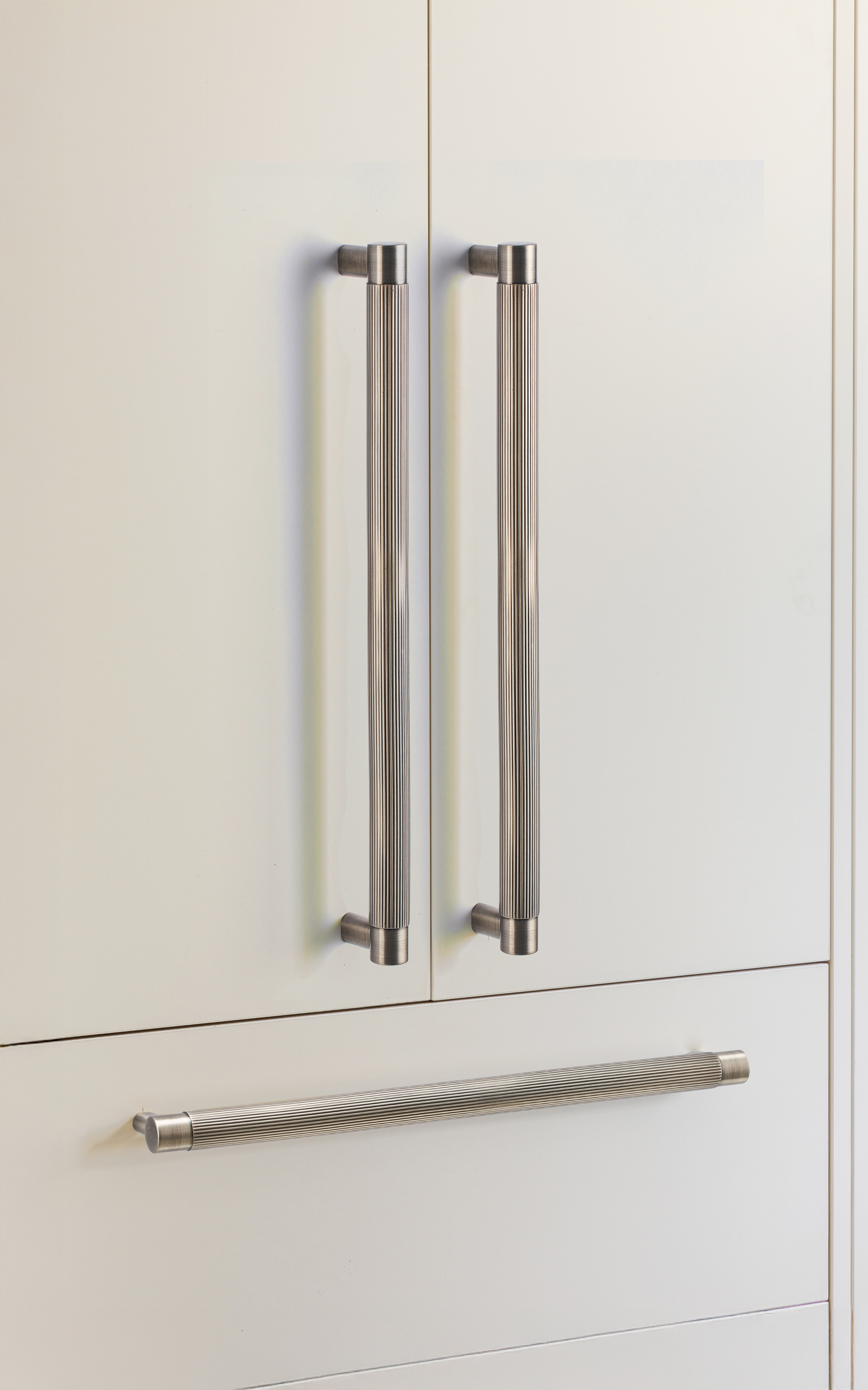 Fade_XL_Cabinet_Brushed_Nickel_1