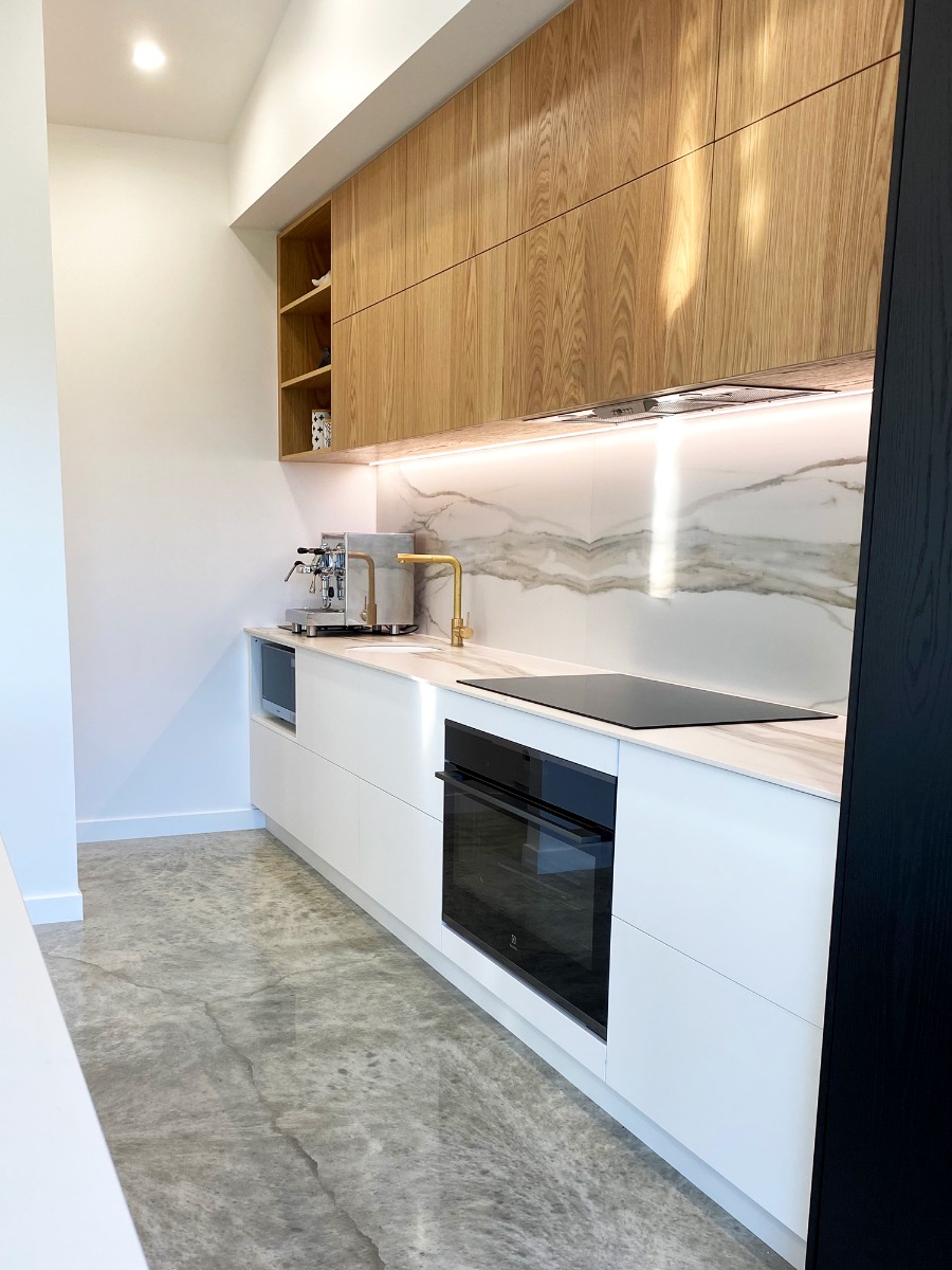 Luxe-Calatatta-Gold-Living-3-Archant-Porcelain