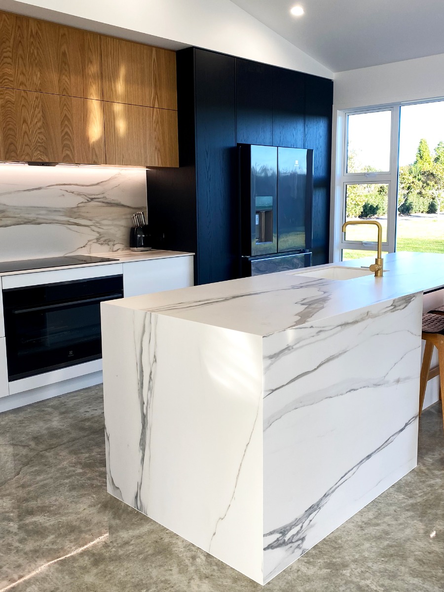 Luxe-Calatatta-Gold-Living-4-Archant-Porcelain