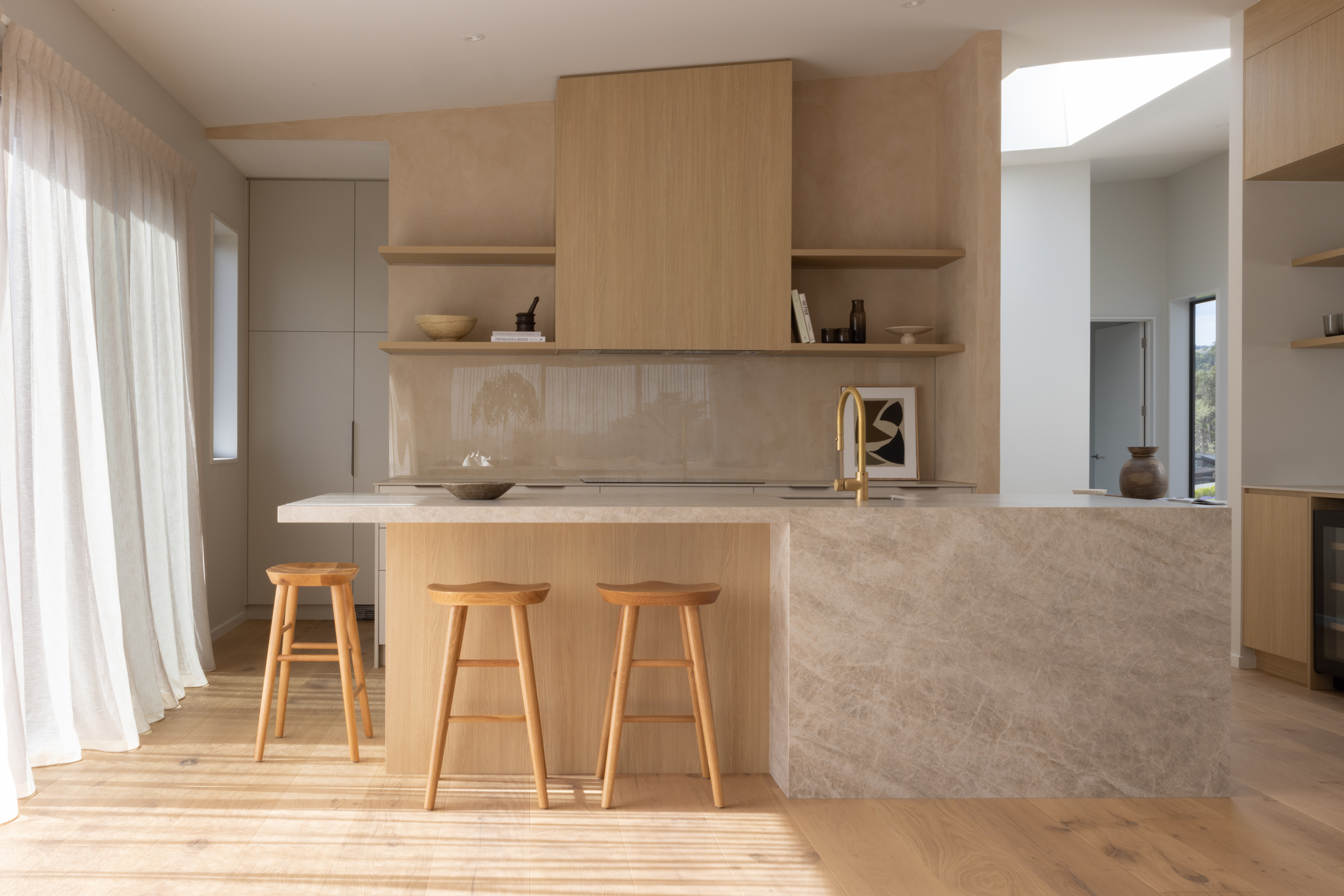 This image showcases a benchtop project featuring a Florim Yamuna surface