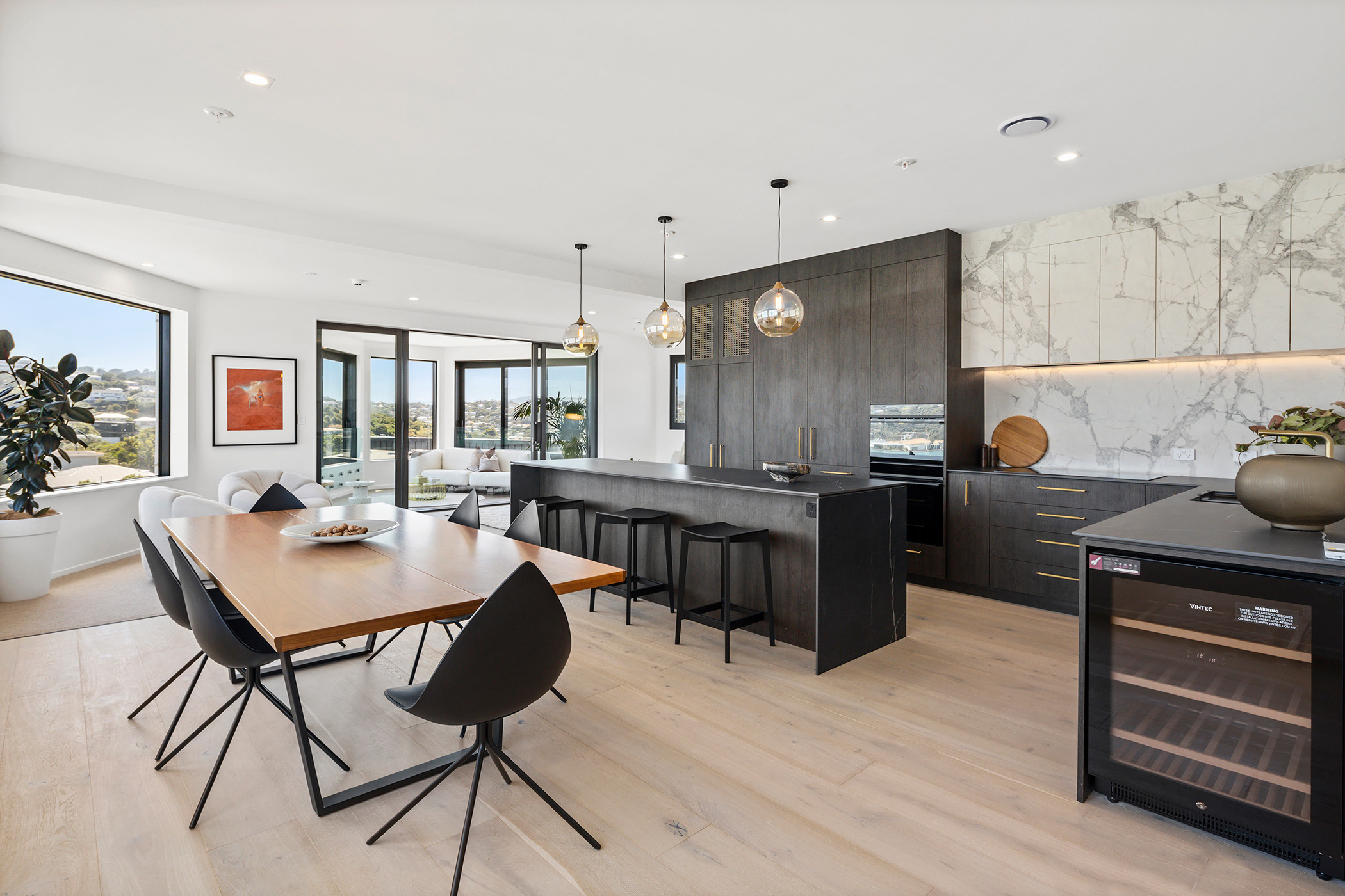 12670967_10-328-16_photo_web_minus_logo