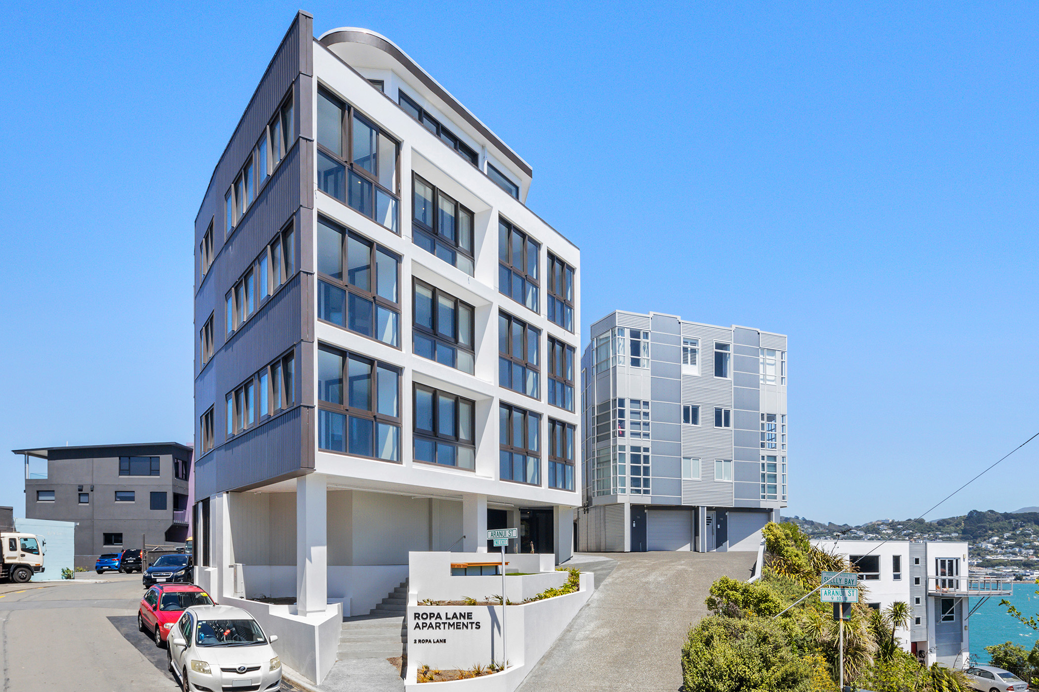 12670967_2-328-16_photo_web_minus_logo