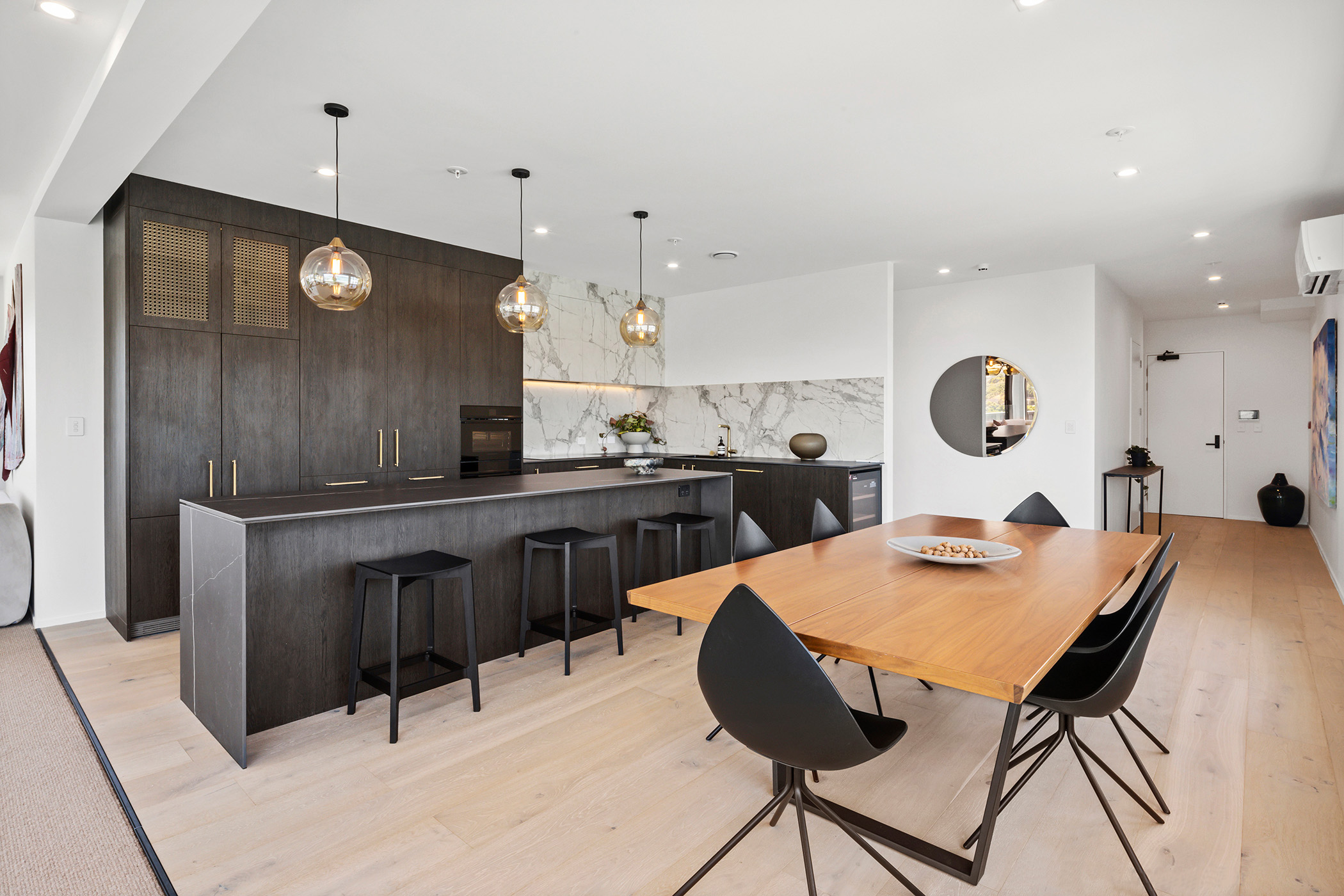 12670967_6-328-16_photo_web_minus_logo