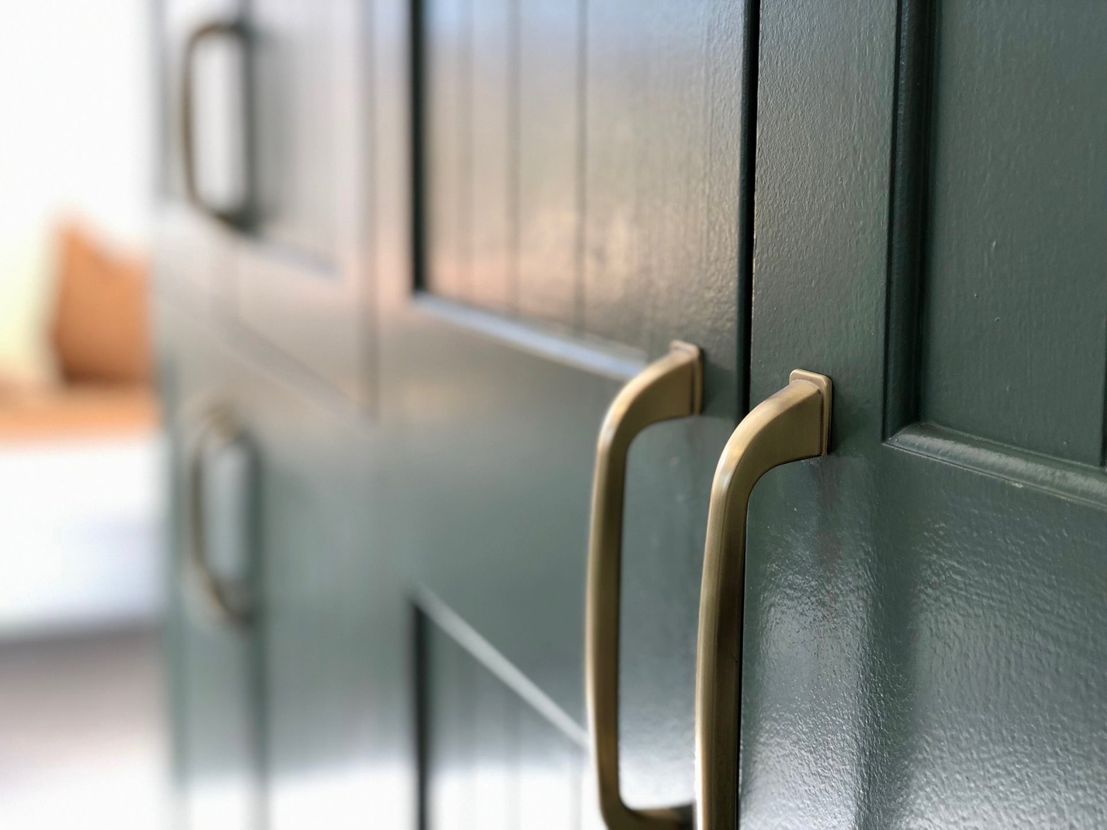 Sage-Green-Farmhouse-Cottage-3