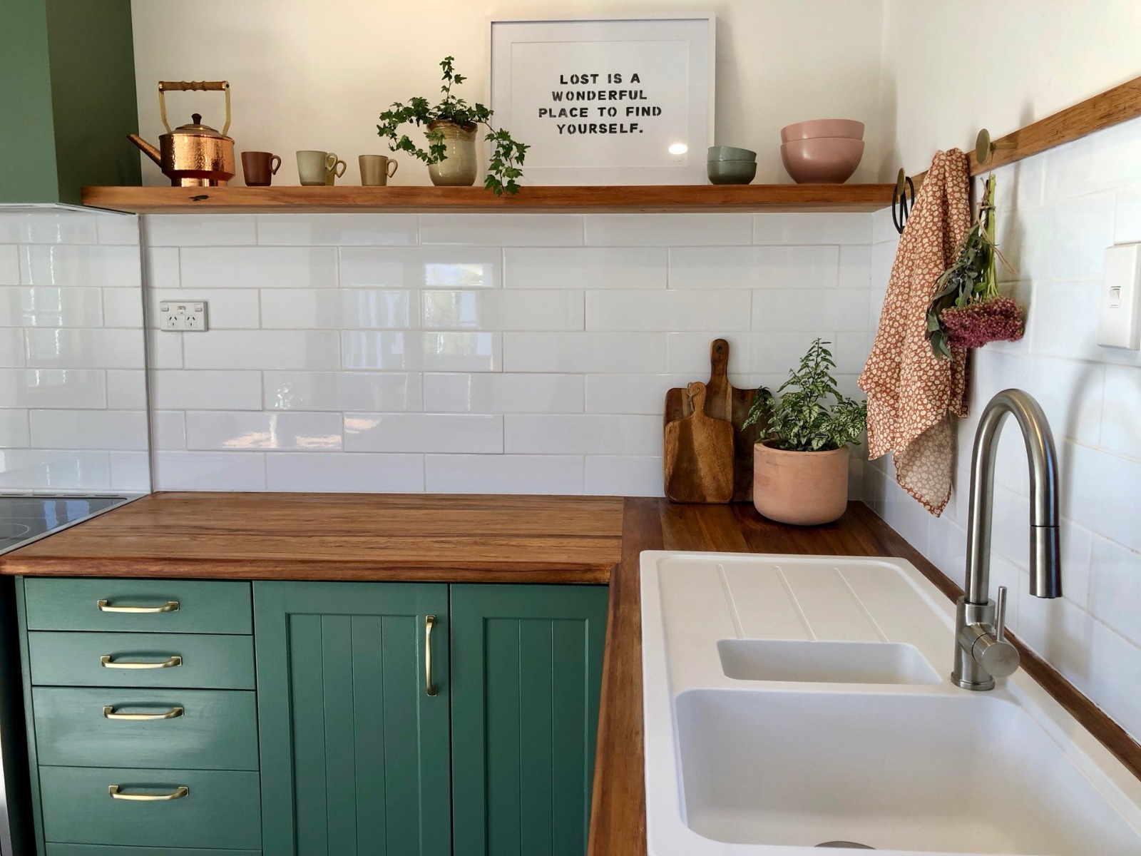 Sage-Green-Farmhouse-Cottage-4