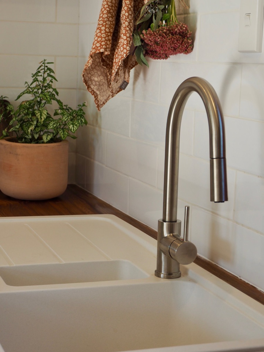 Sage-Green-Farmhouse-Cottage-5