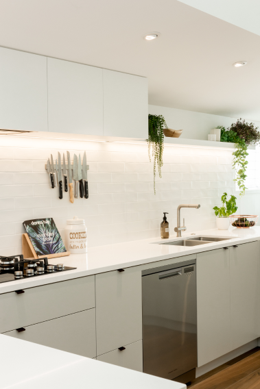 Scandi-Sunny-Brae-Crescent-_Archant-Handles-7b