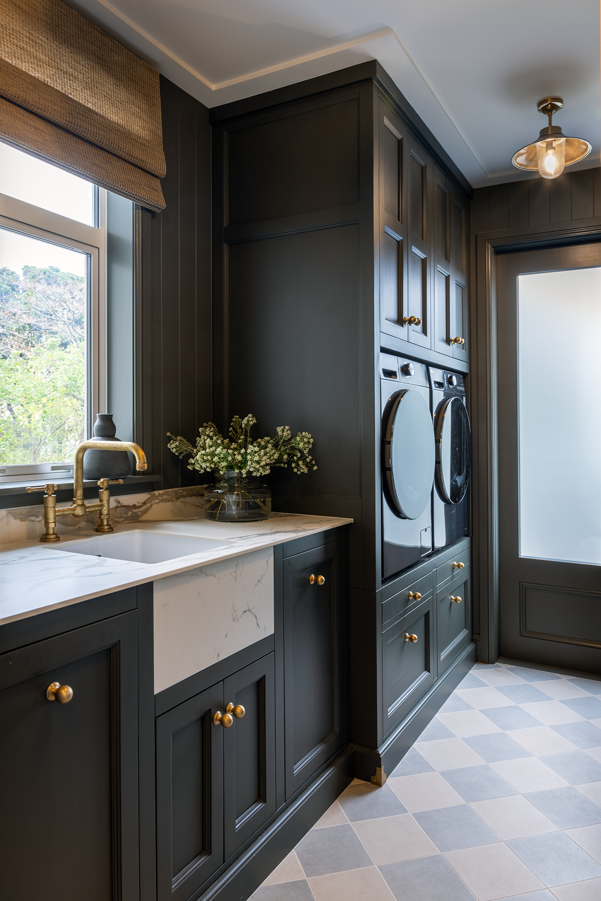 This image showcases a kitchen project featuring a Florim Stone Marfil