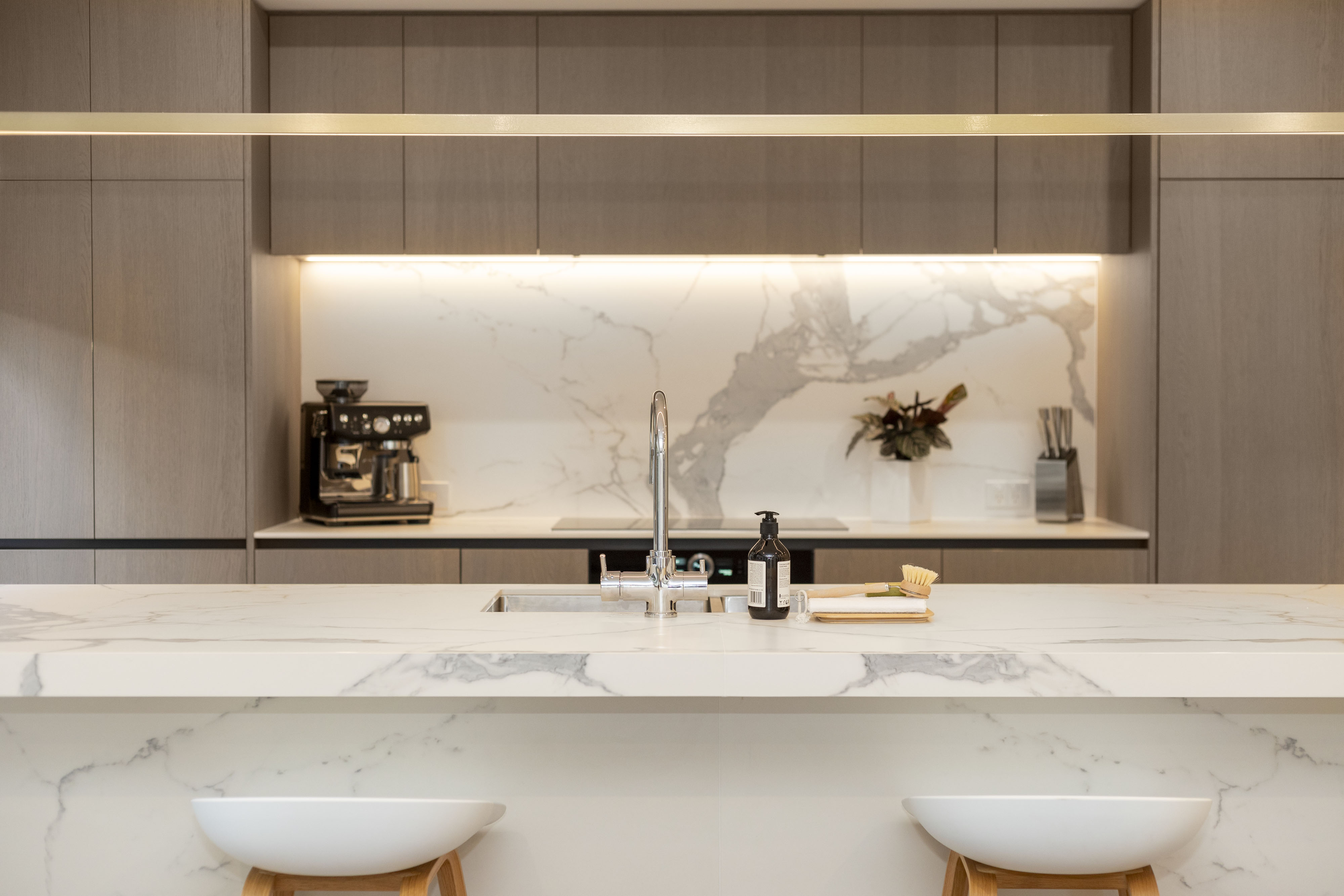 CUT005_335_-_1L2A9677