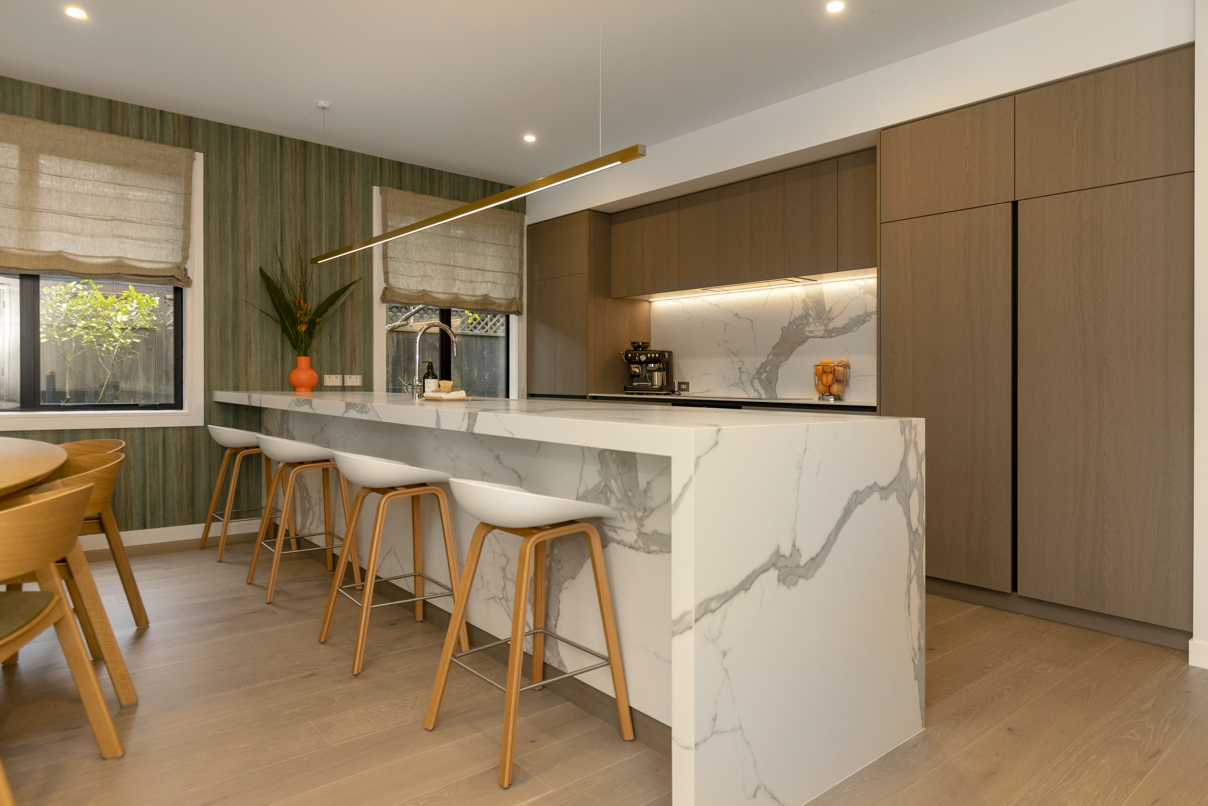 CUT005_356_-_1L2A9698