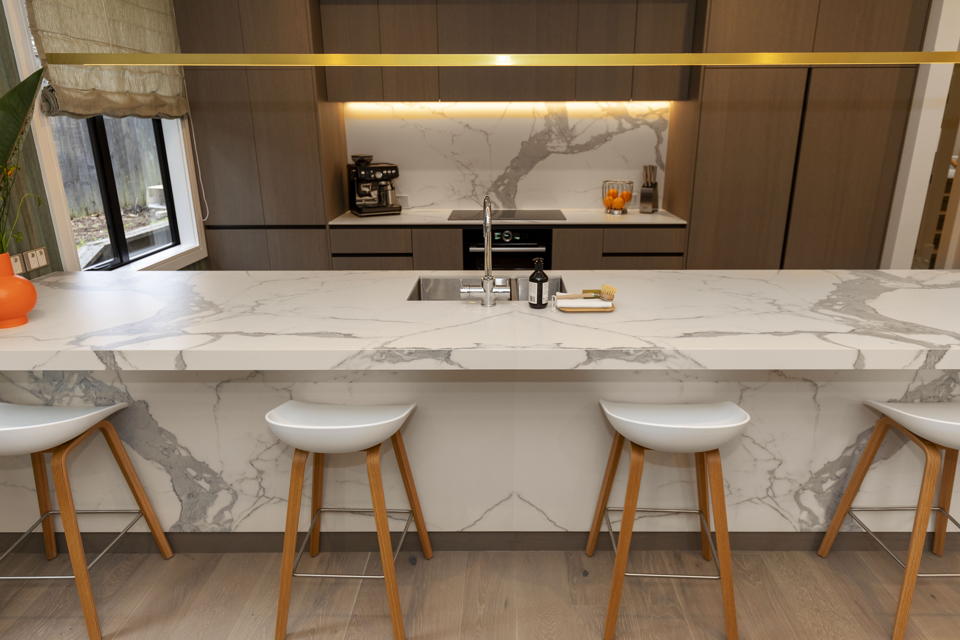 CUT005_376_-_1L2A9718