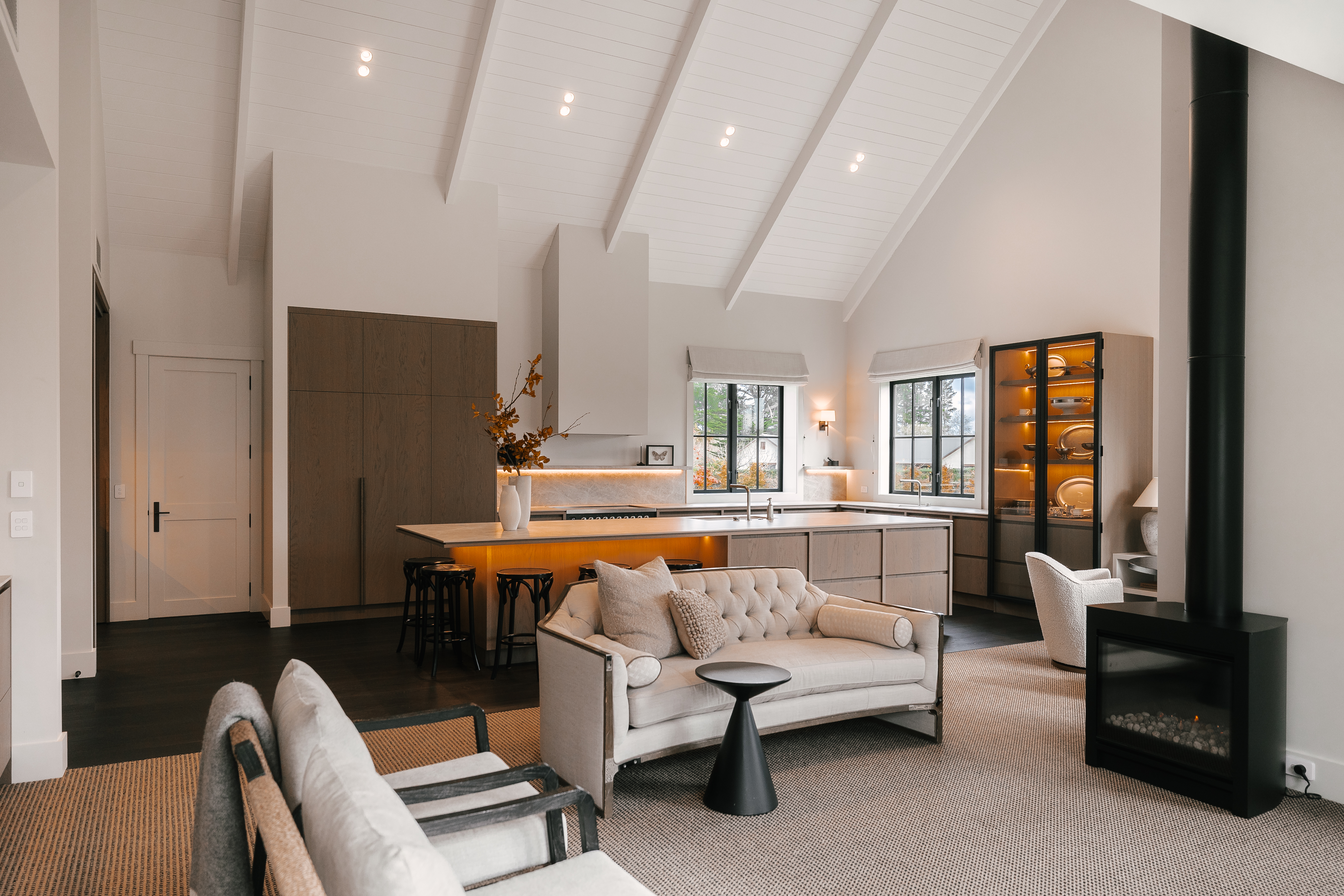 This image showcases a kitchen project featuring a Florim Stone Marfil