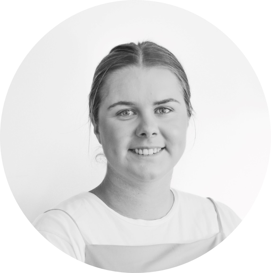 Sayla_Clare_BW_Circle